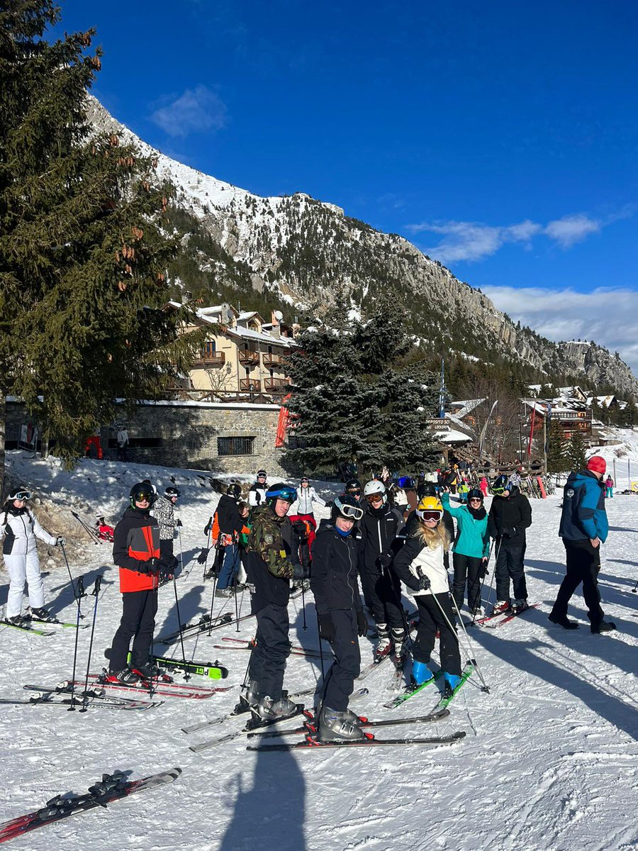 Linlithgow Academy tweet media