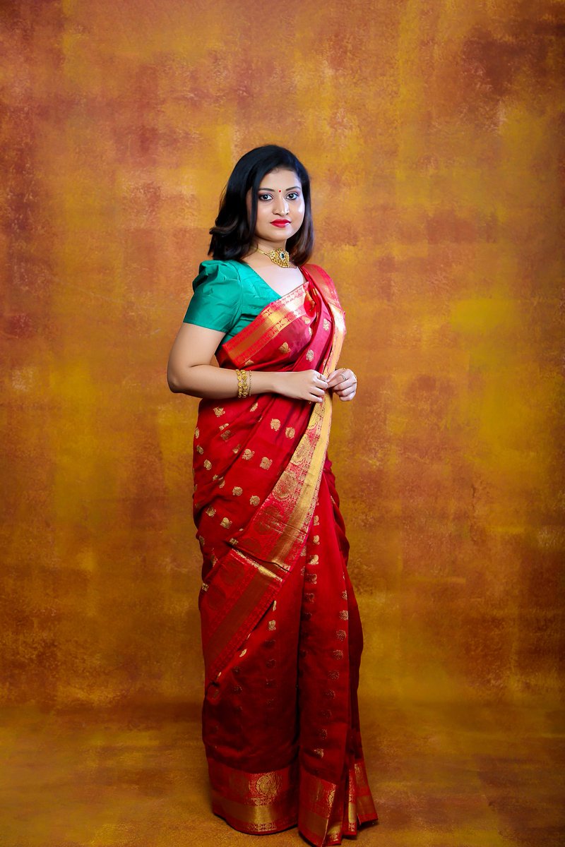 Prabhastylish's tweet photo. Stunning Actress #komathi celebrating Pongal and reminiscing about her memories on celebrating this auspicious festival 🌾🌹

@Prabhastylish https://t.co/nhSfVRqdcX