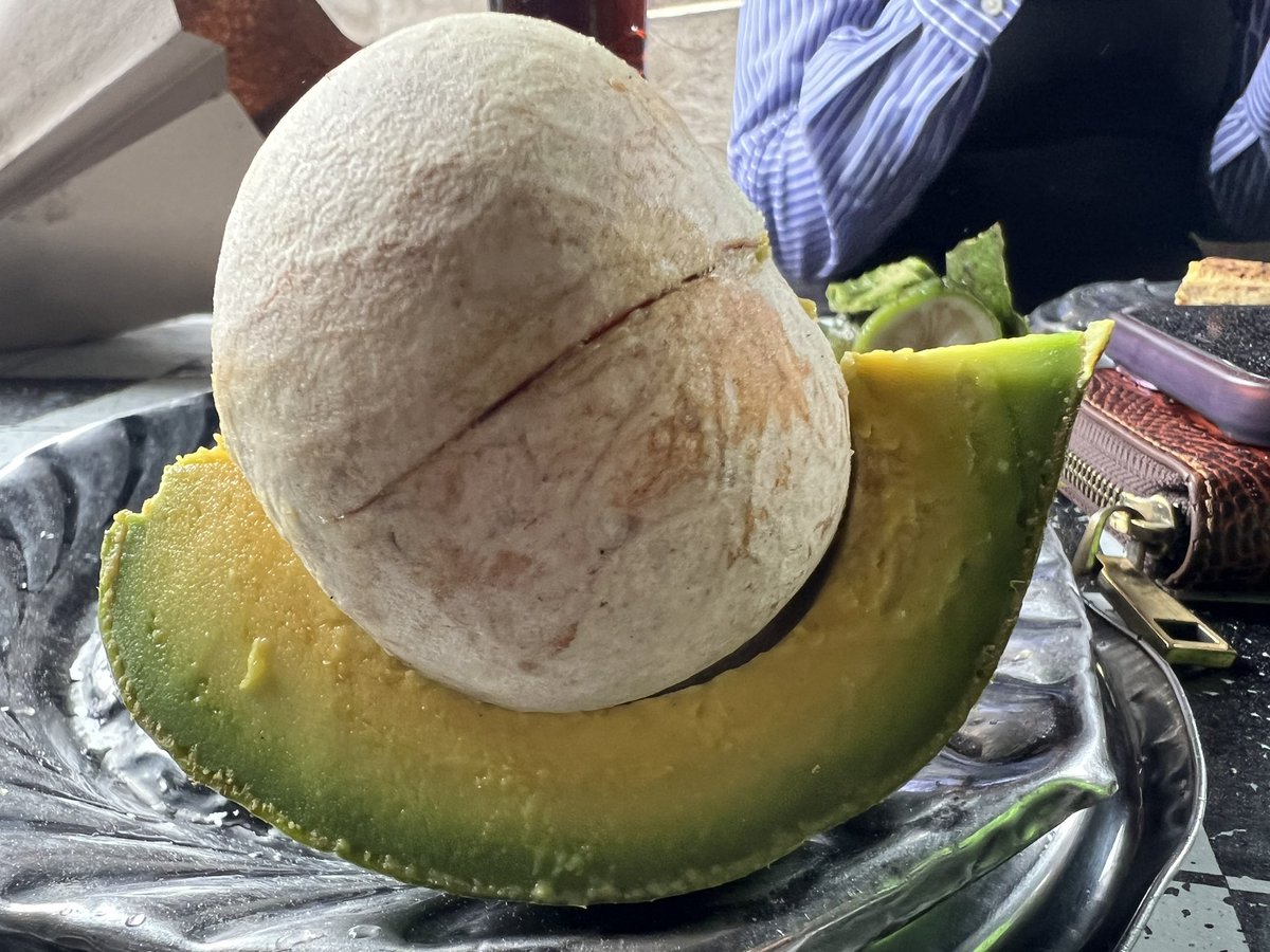 #nanineavocado
#theseasonison
#hassexports