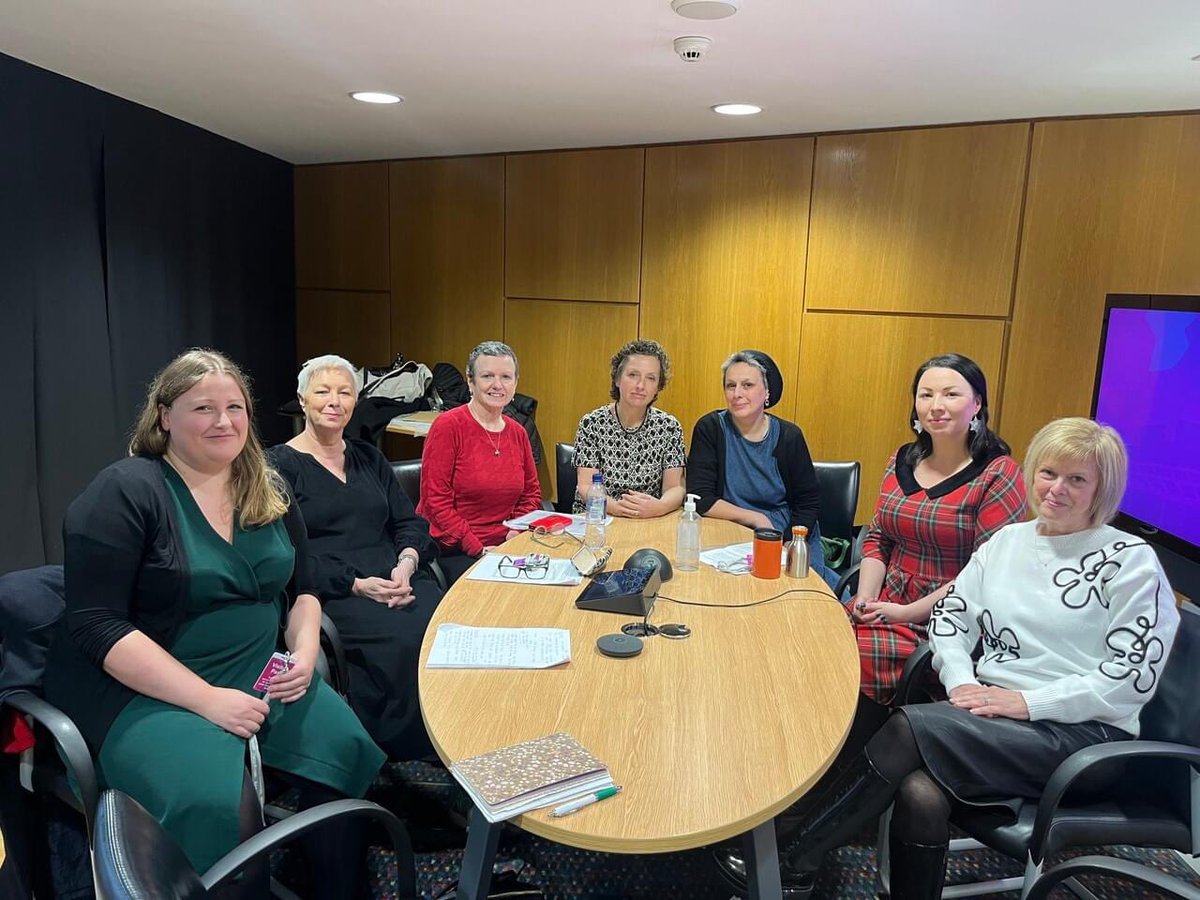 MonicaLennon7's tweet photo. Thank you Gayle, Irene, Mags, Deborah and Dorothy who met me last month and shared their difficulties in accessing life-saving ovarian cancer treatment. 

Too many women in Scotland are forced to live in fear because of barriers to surgery. We need urgent action from @scotgov. https://t.co/FwYi838qn0