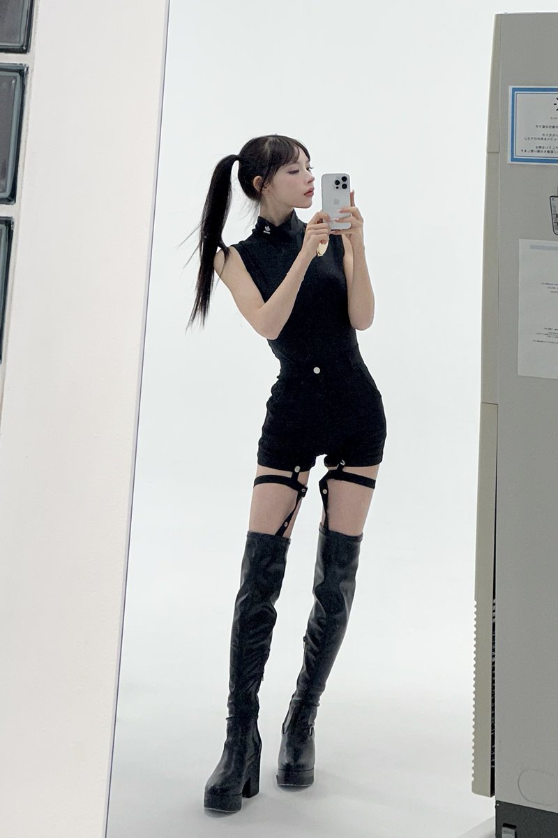 鏡越しの自撮りどうぞ https://t.co/24eqSC2sOL