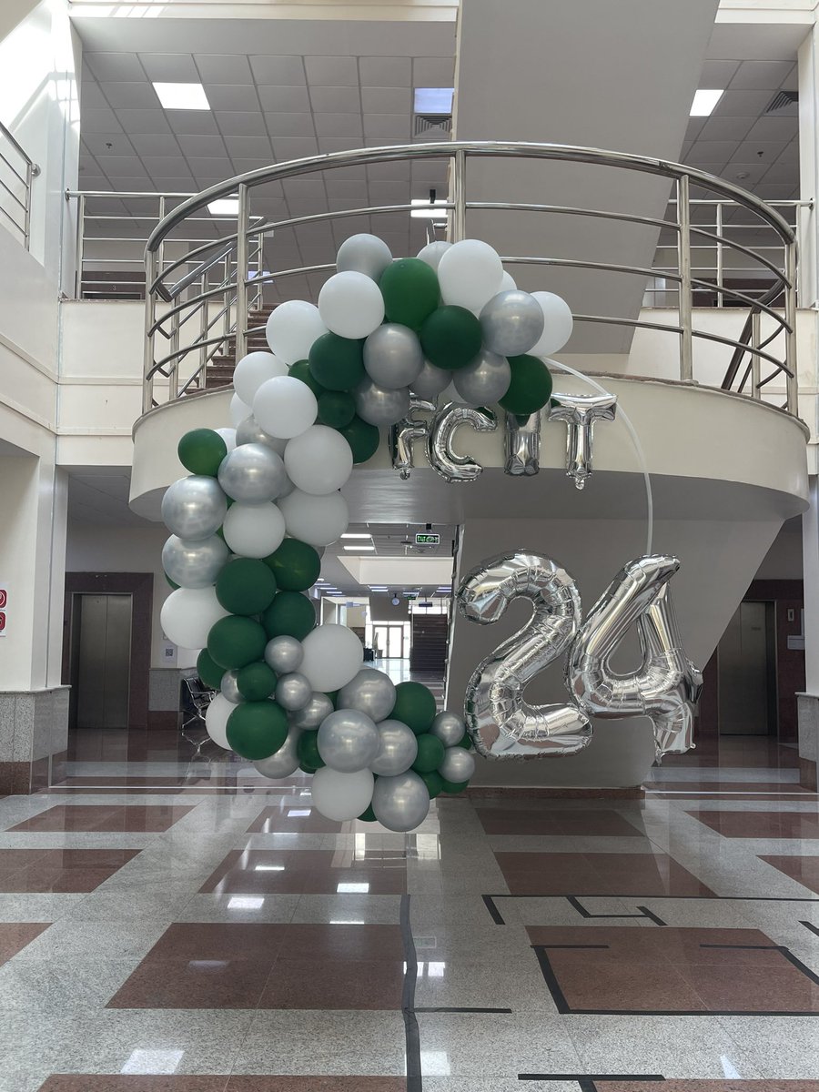 Roaa_S_Zu's tweet photo. 16 January 

اليوم كان اليوم التعريفي لطالبات #FCIT24👩🏻‍💻

سعيدة بمشاركتي في هذا اليوم والتعرف على حاسوبيات المستقبل دفعة 24 و كلي حماااس لاستقبالهم السنه القادمة 🤩✨

( اخيرًا صرنا كبار يا 23💪🏻🤍#FCIT23) https://t.co/oDDoZss8hC