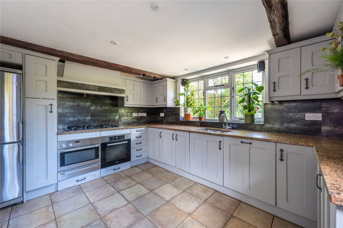 JSDorking's tweet photo. Charming #charactercottage for sale

#Ockley #Surrey

Ivy #Cottage is a stunning #periodproperty with many #characterfeatures, recently redecorated, and with parking, a garage and delightful rear garden. On the market with a guide price of £575,000.

https://t.co/dP8eARFnU5 https://t.co/A21kyLTscr