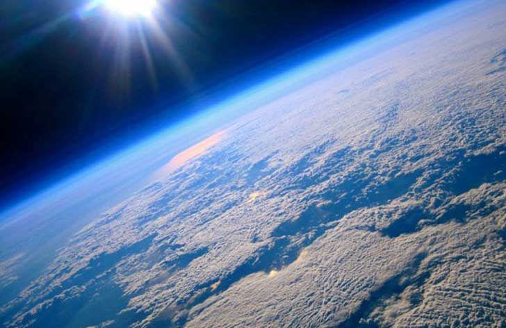 Alex_Brown_007's tweet photo. @elonmusk Another missile is launched🚀, and what will it bring to the ground? 
For example, did you know that every rocket launch into space burns the ozone layer 500 times faster and while someone destroys, the @moneytree_eco project help the planet and people!🌍
#token #X10 #greenworld https://t.co/kxiS7vTrNJ