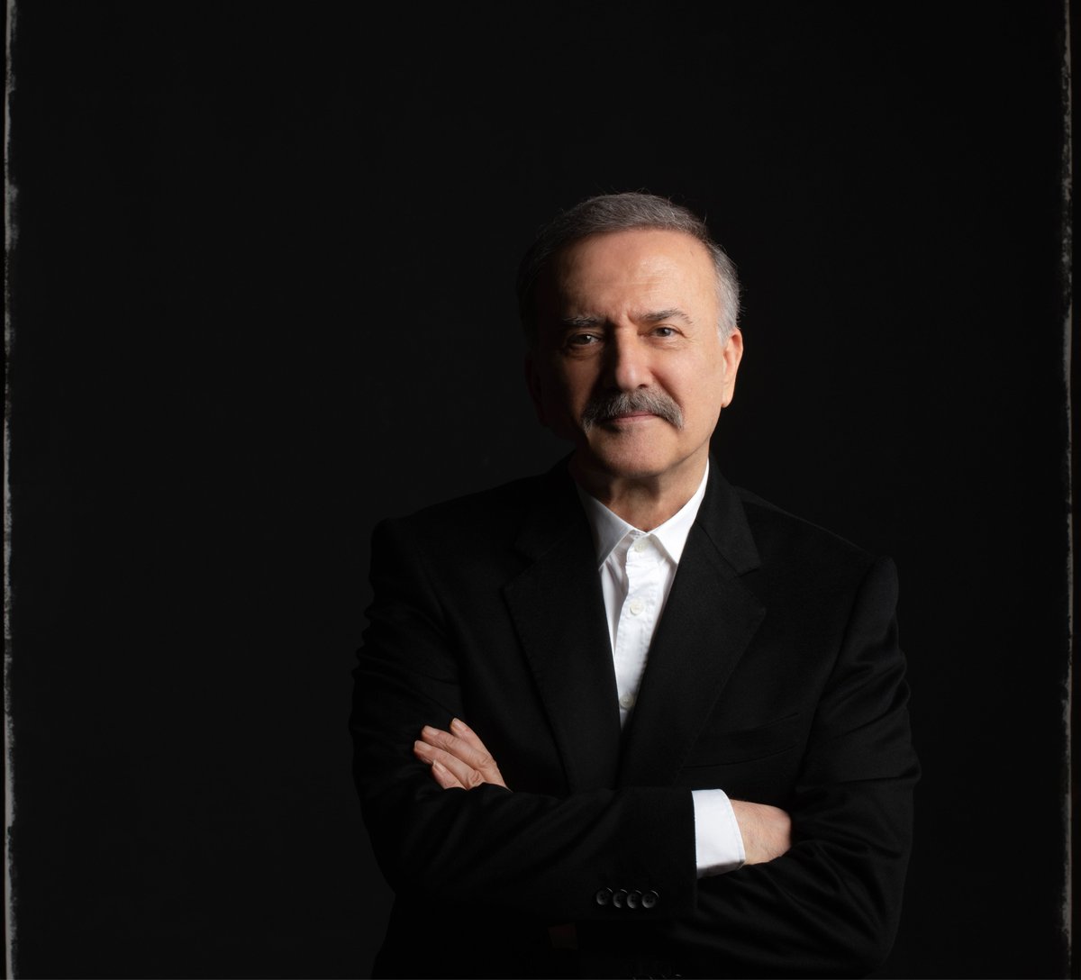 ArtfulLivingArt's tweet photo. Pera Müzesi ve Atlas Publishing Lab iş birliğiyle düzenlenen “Yazar-Editör Sohbetleri”nin 25 Ocak akşamı konuğu yazar Murathan Mungan ile Müge Gürsoy Sökmen olacak. https://t.co/jHEQXkRsDu (@PeraMuzesi, @AtlasPLab) https://t.co/FpAJNnYa0l