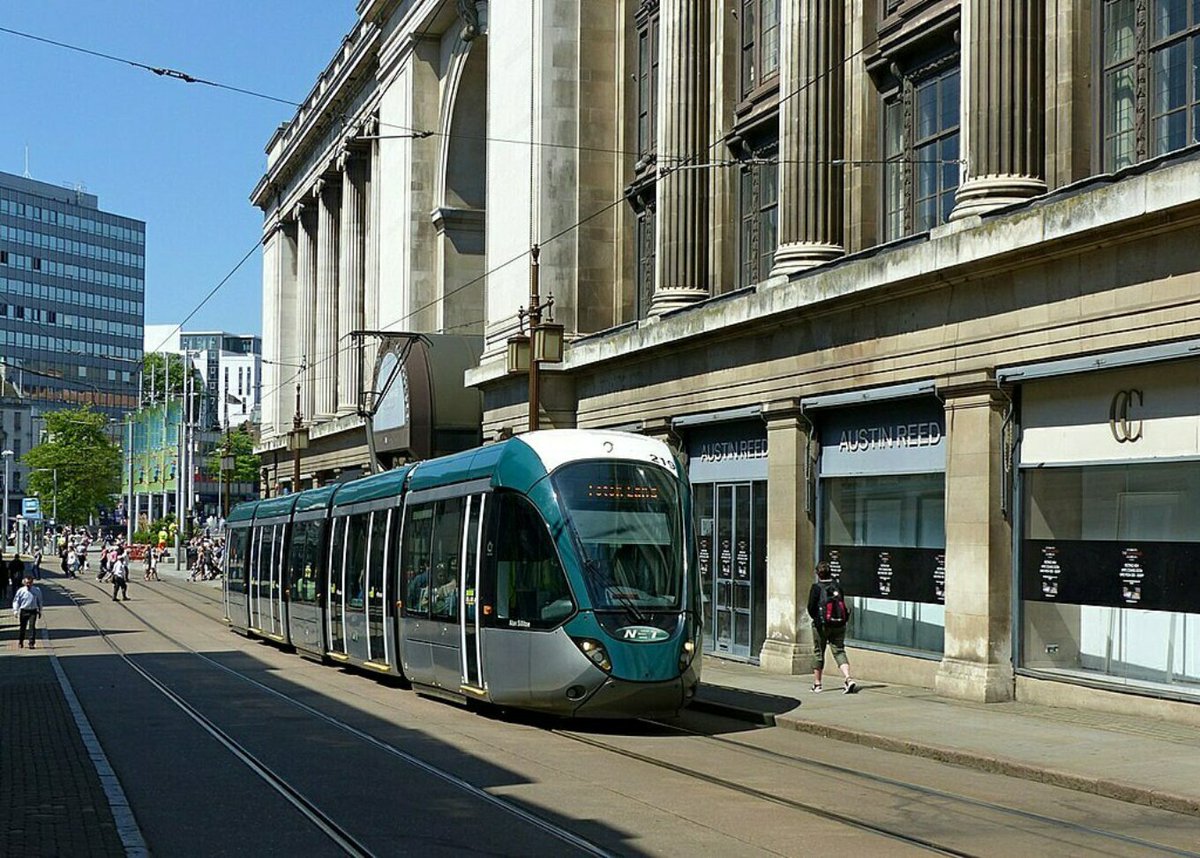 📍 Nottingham Sheffield's Supertram has never been expanded, but Nottingham's Workplace Parking Levy (WPL) funded a second tram line in the city. The WPL is a charge that applies to any employers with eleven or more parking spaces in the city centre 🚗 (📸: Alan Murray-Rust)