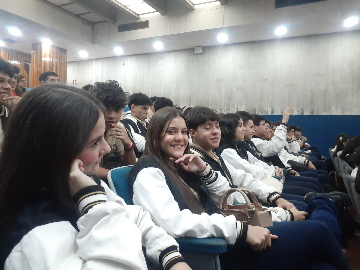 STVcaracas's tweet photo. Hoy los estudiantes de 5to año del @STVcaracas realizan una visita guiada @enlaucab https://t.co/dHpedWKvod