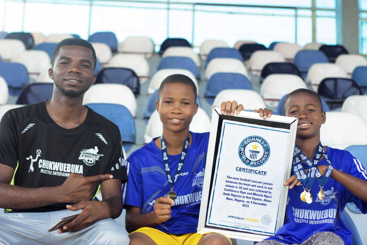 MiracleNgoziO's tweet photo. ABIA STATE TO THE WORLD

Am officially a Guinness World Records @GWR holder alongside my teammate @ConfidenceKipo

Celebrate with me

FOLLOW @ChukwuebukaFEnt for update

🎥 https://t.co/HMBxzpVmzW

#MiracleNgozi  #ChukwuebukaFreestyle #ChukwuebukaFreestyleEntertainment #CSFFTP24 https://t.co/xQMZYpVpzK
