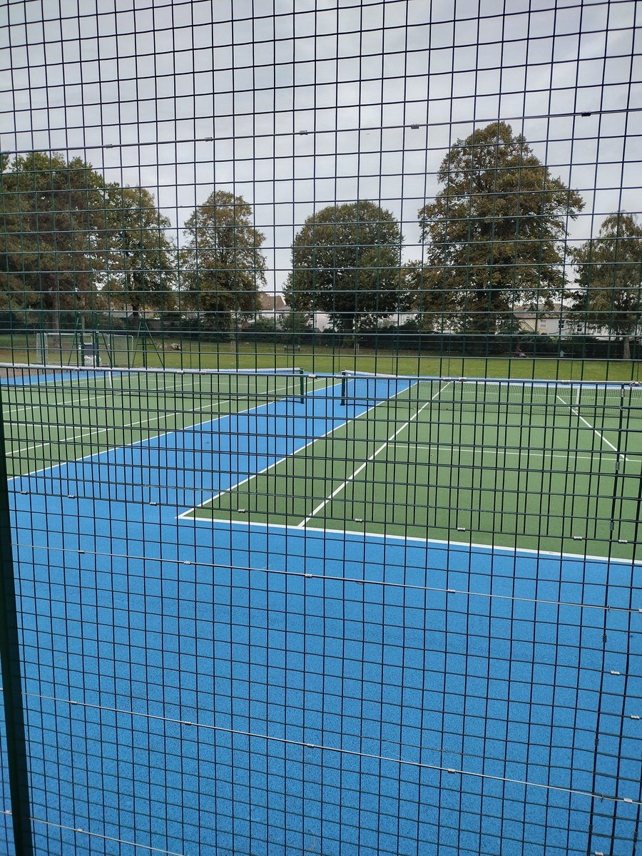 Sutton residents wanting to burn off their festive feasts can now enjoy new, improved tennis courts at six parks across the borough!
sutton.gov.uk/w/new-year-new…