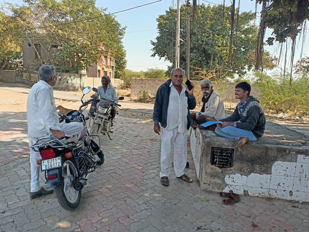 gp_kankana's tweet photo. આજ રોજ કંકાણા ગામે ઘર ઘર ફરી વેરા વસુલાત માટે ખાસ ઝુંબેશ ચલાવવામાં આવી..
@collectorjunag 
@DdoJunagadh 
@JunagadhGog 
@TDO_MANGROL_JND https://t.co/giauIlmlTo
