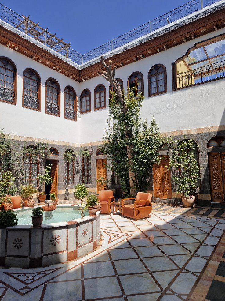____xn's tweet photo. "The Damascene house Is beyond the architectural text" -Syrian poet Nizar Qabanni https://t.co/XTqlpO1LPf