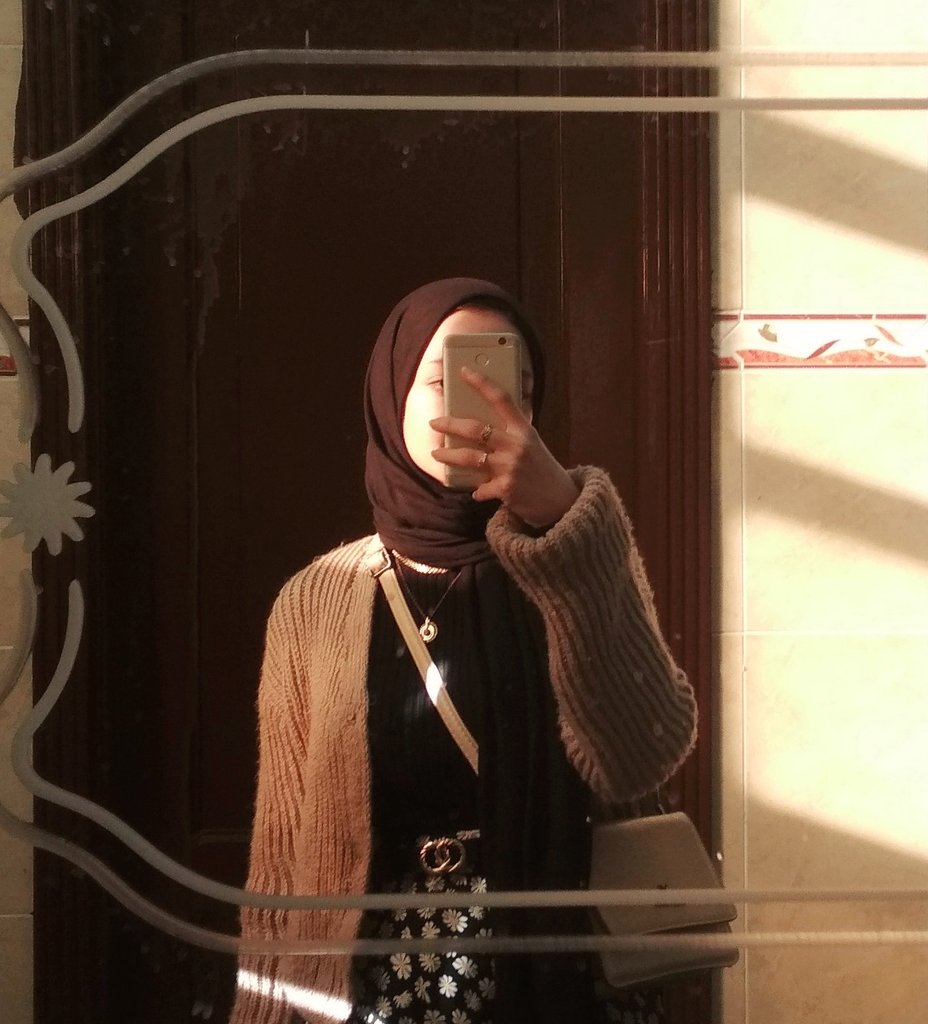 Malak__Reda's tweet photo. me and my art https://t.co/Zl48YnJGKE
