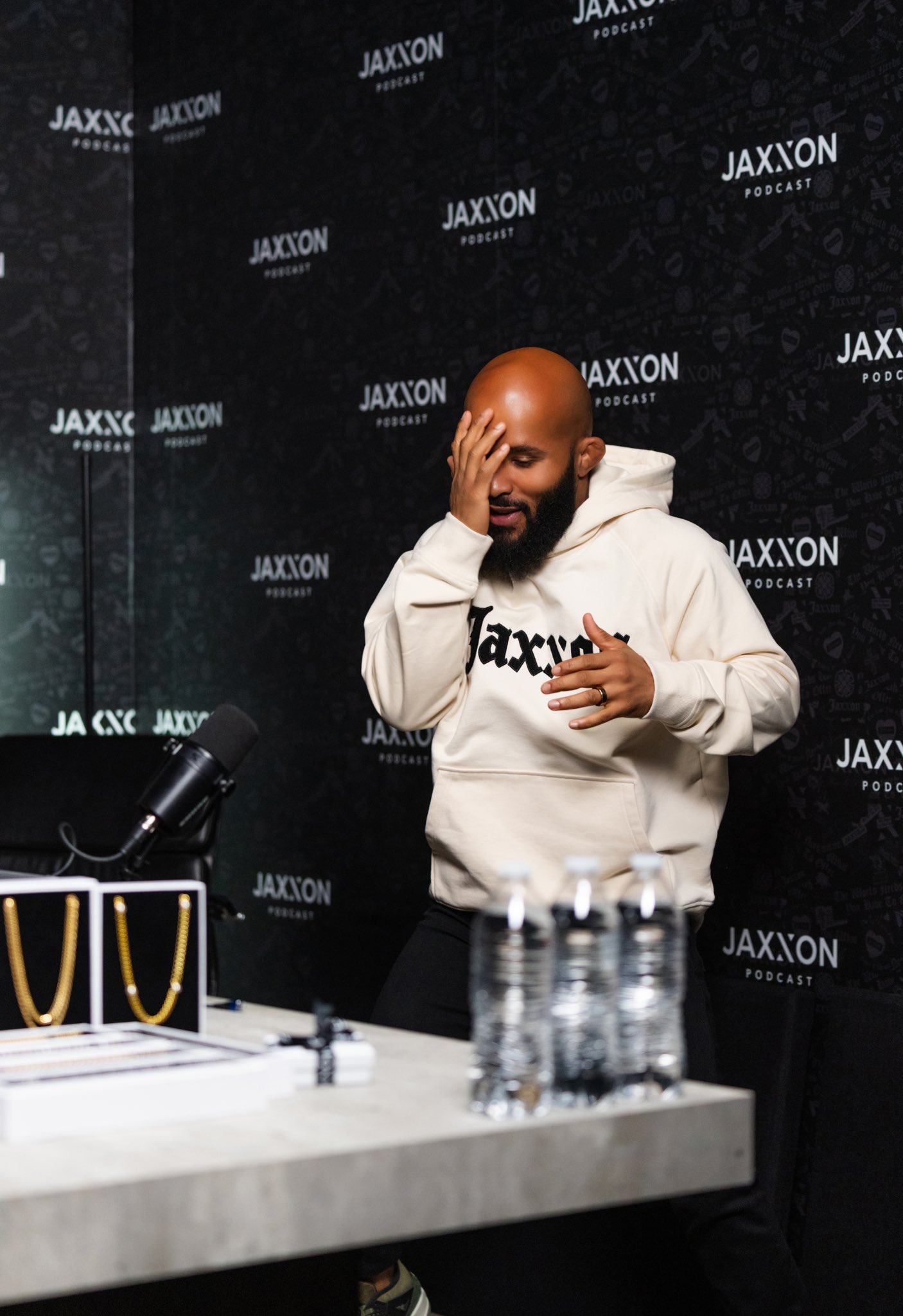 JAXXON on X: Tune into the #jaxxonpodcast today at 10ampst to watch  @MightyMouse @Rampage4real @Beardegidio #jaxxon #ufc #mma 📲  t.coFM8fGMIijP t.cocco3aoLZ8m  X