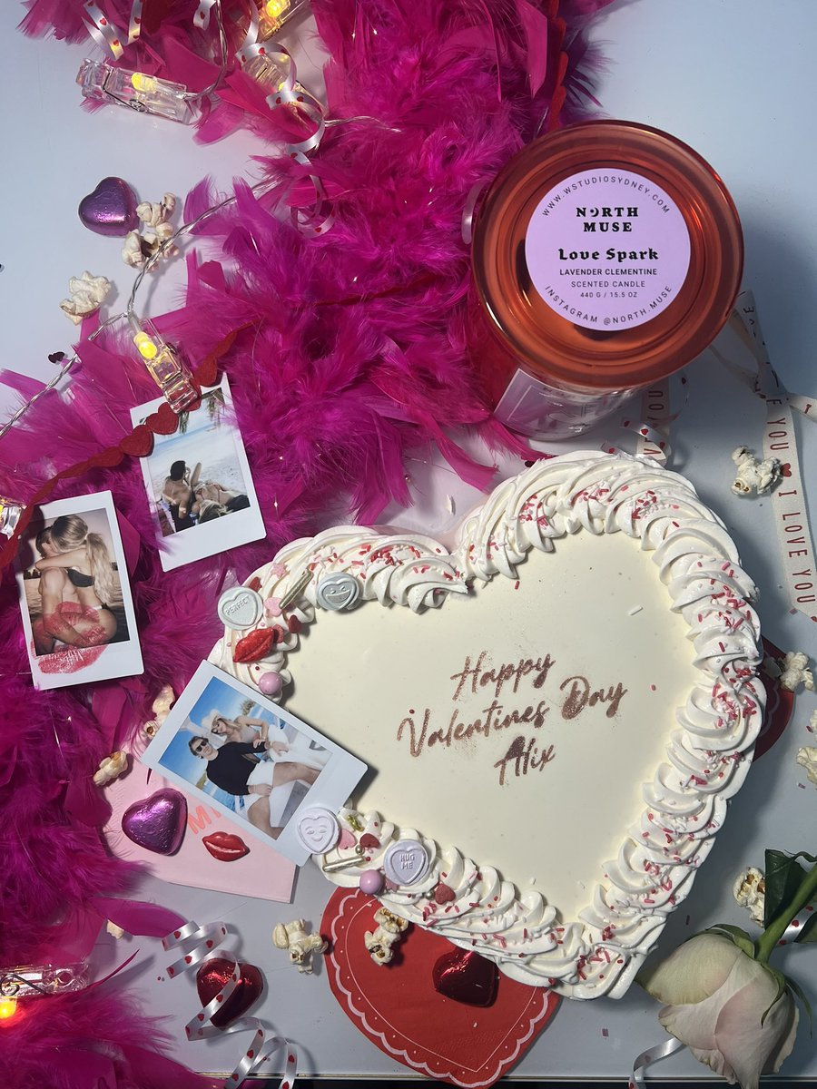 _emilygoldie's tweet photo. 🤭 Fave time of year… @_letssmashit 💌🌹💋. Dm on here or insta to order 🫶🏼. https://t.co/XRYjTUEe2c