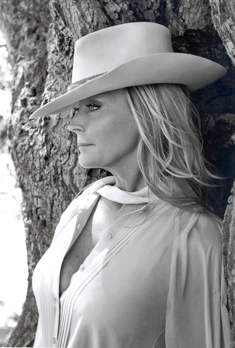 Josekcampos's tweet photo. #Thursday...
#BLACKAndWHITE📷
📷@boderek was photographed for #SantaBarbaraMagazine
2013
#HAPPYDay EveryOne🌏🌎🌍¡
@dhlovelife @ivonnebaki @TheSusanGeorge @MelanieGriffith @ShaniaTwain @CaballosPRE @BrookeShields https://t.co/GEcT9NzNOu