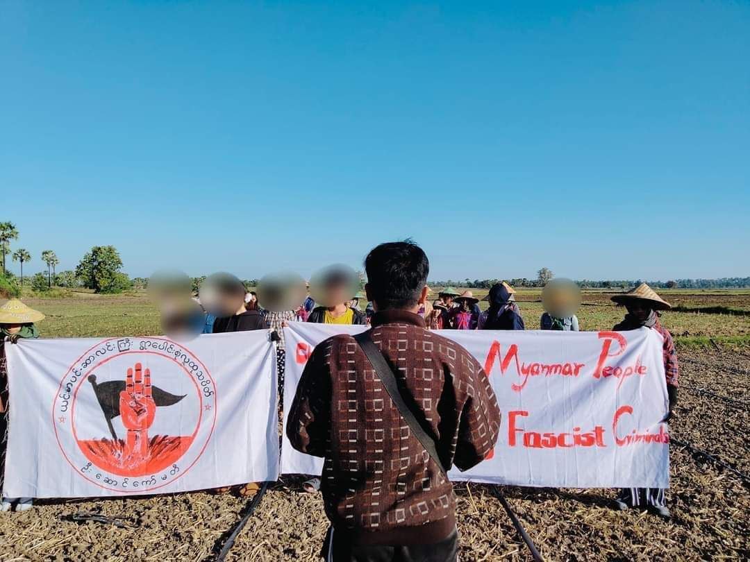 nway_jasmine's tweet photo. Joint forces of pro-democracy villagers of several villages from northern #Salingyi township and eastern #Yinmarpin township staged a strike against military dictatorship.
#MyanmarIndependenceDay
#LegalizationOfNUG
#2024Jan4Coup #WhatsHappeningInMyanmar https://t.co/Mgu1dRcown