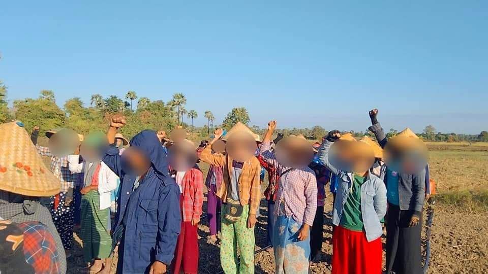 nway_jasmine's tweet photo. Joint forces of pro-democracy villagers of several villages from northern #Salingyi township and eastern #Yinmarpin township staged a strike against military dictatorship.
#MyanmarIndependenceDay
#LegalizationOfNUG
#2024Jan4Coup #WhatsHappeningInMyanmar https://t.co/Mgu1dRcown