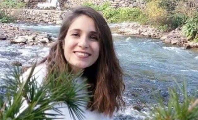 Gülistan Doku’dan 4 yıldır haber alınamıyor. Göz göre göre kayıp edildi Gülistan. Yargı üzerine düşeni yapmadı . Şüpheli serbest. Gülistan nerede? #gülistandokunerede