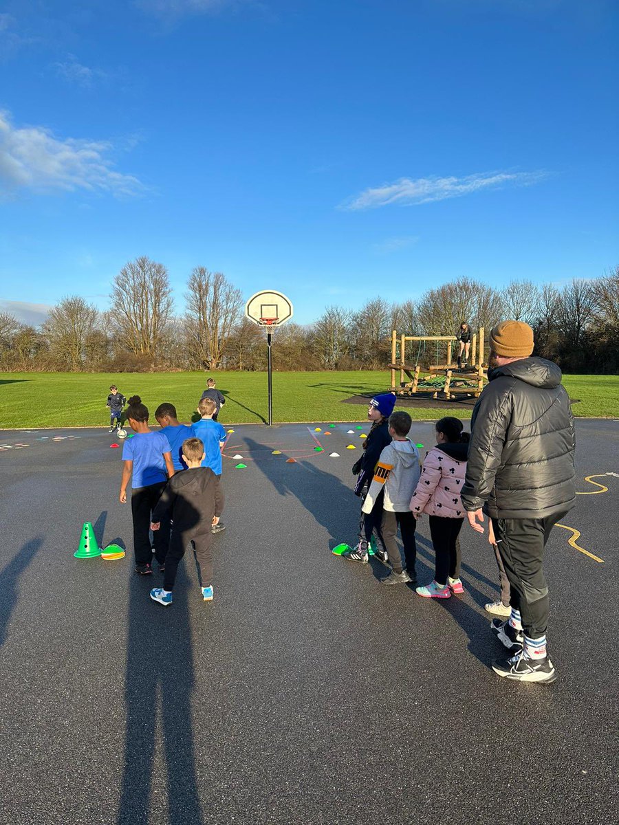 PhysFoundations's tweet photo. We’ve had a great couple of days at our Healthy Holiday Camps! Lots of dodgeball, football, benchball, gymnastics and yummy food 😋. We can’t wait until Easter for our next set of camps!! @Healthyholshull https://t.co/SbbrsoavD5