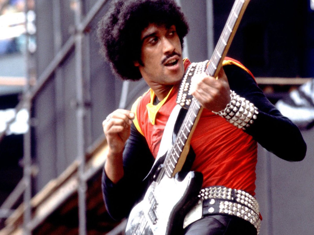 Remembering Phil Lynott today 😢❤️🙏🏼 #ThinLizzy #PhilLynott #bass