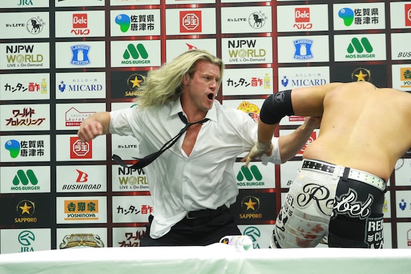 njpwglobal's tweet image. #andFIRST 

David Finlay emerged from a violent three way the first ever IWGP Global Champion, before picking a wild fight with the visiting Nic Nemeth!

#njwk18 report:
njpw1972.com/167285

Watch the replay! watch.njpwworld.com/details/39458?… 

#njpw