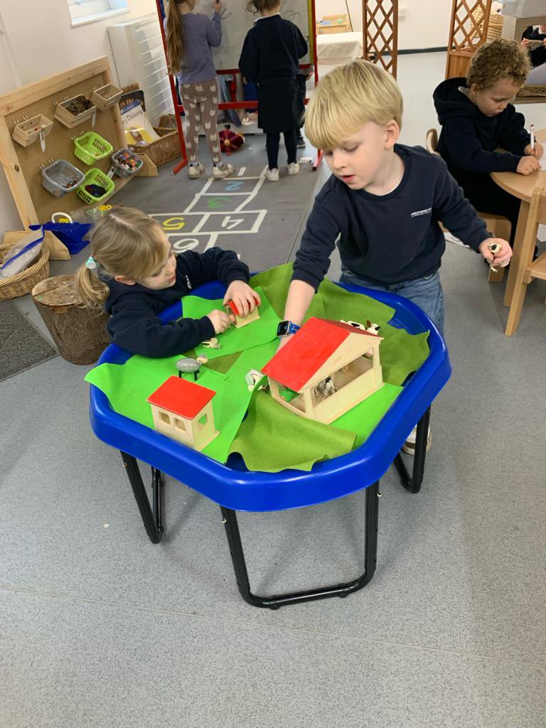 Danesfield_Pre's tweet photo. So lovely to be back with our friends 🥰 
Today we talked about what Santa gave us and in Maths we have began exploring number 3! @DanesfieldSchl https://t.co/tLROKWjjM1