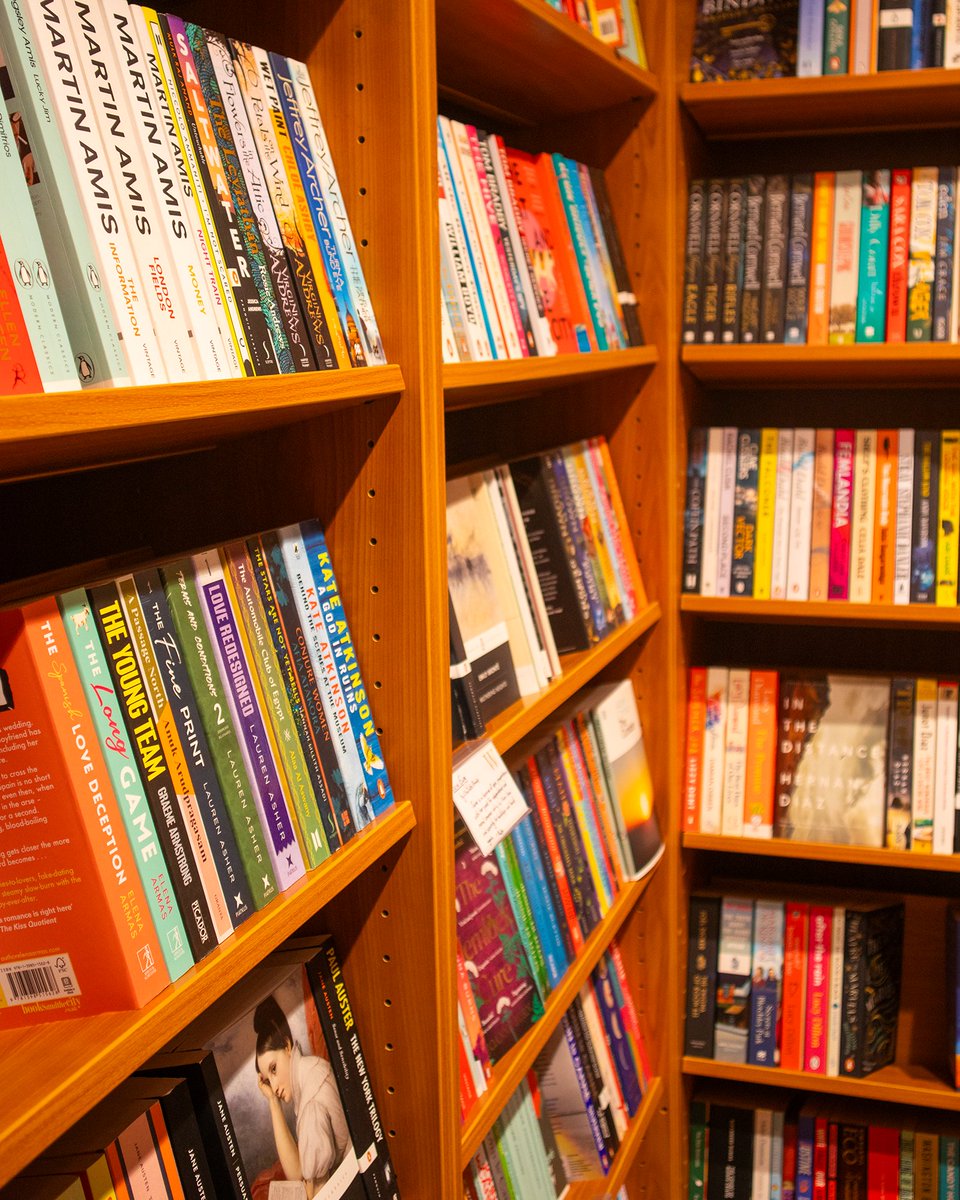 VicarLane's tweet photo. NEW YEAR, NEW BOOKS! 🙌
New Year is all about self-care, but that doesn't just mean your body! Get stuck into a good book give your mind some TLC 📚
📍@Waterstones on Vicar Lane
#waterstones #books #vicarlane #lovechesterfield #chesterfield #derbyshire https://t.co/CEUGVGfbNq