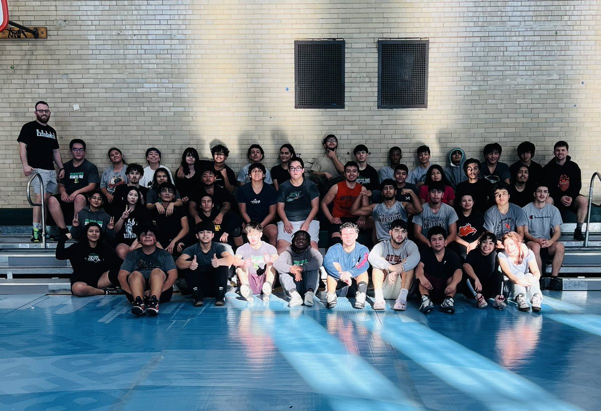 Thank you <a href="/ThomasKelly_CP/">Kelly College Prep</a> for letting us get work in with your wrestlers over the winter break! #SouthsidePride