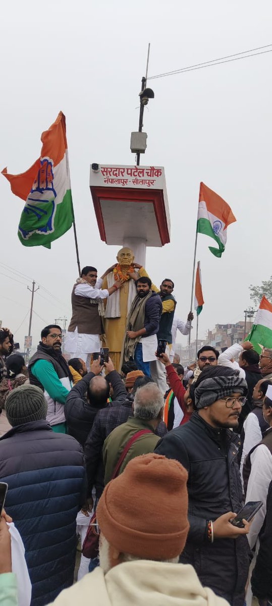 INCSitapur's tweet photo. जुड़ने और जोड़ने की मुहिम लेकर उत्तर प्रदेश में कांग्रेसजन पिछले 15 दिन से चल रहे हैं।

जननायक के भारत जोड़ने के सन्देश से घर-घर को जोड़ने के लिए कांग्रेसजन संकल्पित हैं।

जुड़ने और जोड़ने की यह मुहिम से प्रदेश भर को जोड़ने के लिए कांग्रेसजन संकल्पित हैं।
@kashikirai https://t.co/tPXHpzXesN