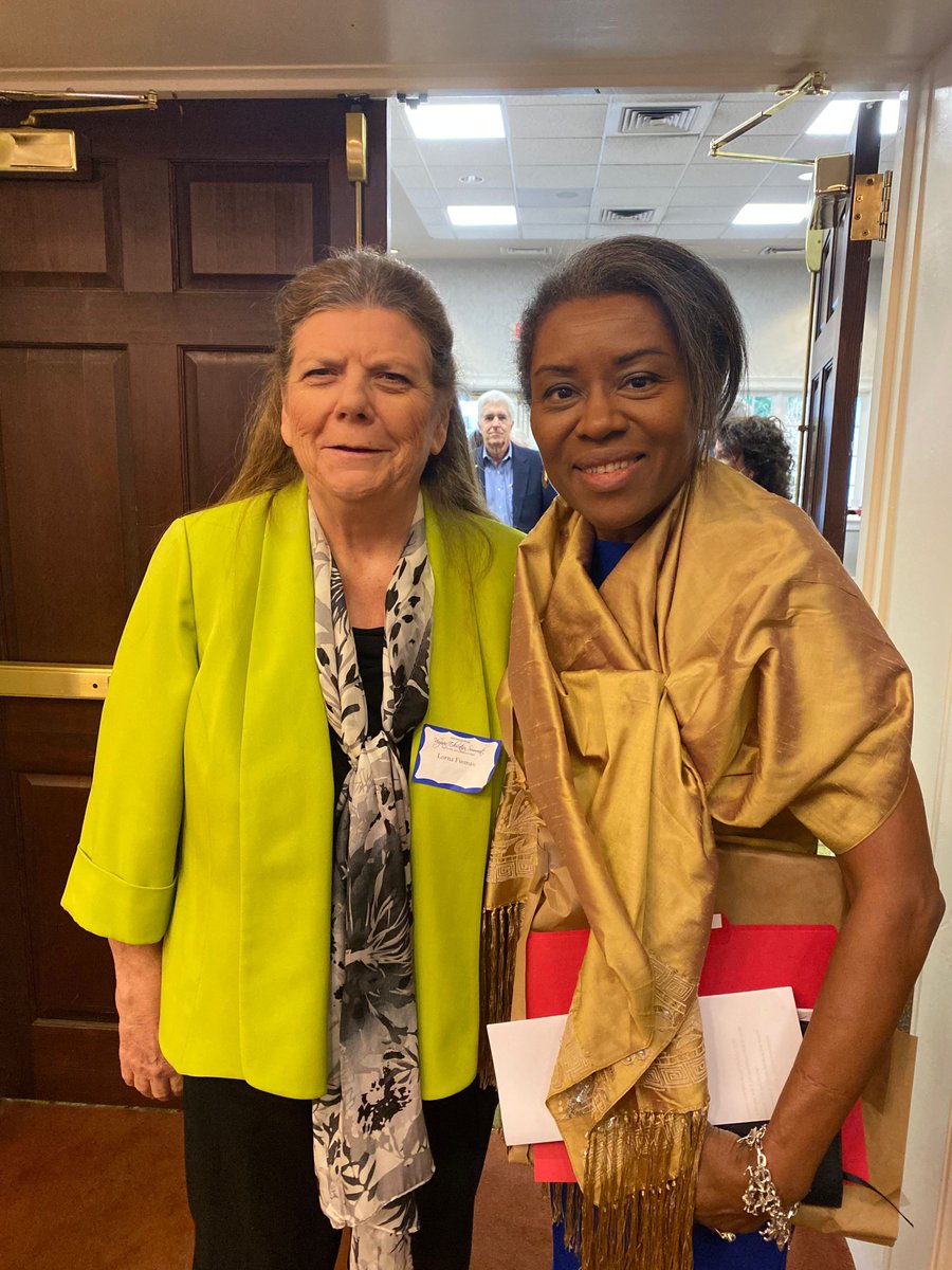 LornaFinman's tweet image. Terrific to meet Lt. Gov. Winsome Sears!
She's the clear frontrunner to replace Gov. Youngkin in Virginia.