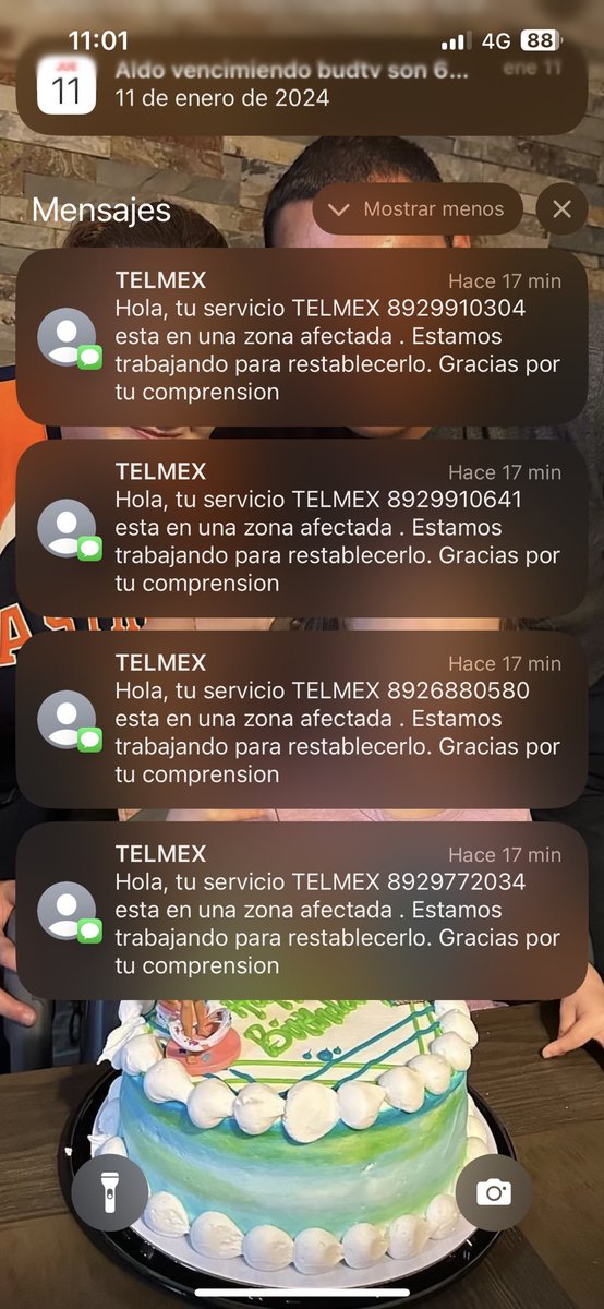 godofredojr24's tweet photo. @TELMEXSoluciona @TelmexNosoluciona aquí vamos de nuevo estaban reparando un servicio y desconectan 4 cables; reparan un servicio y tumban 4 
(Pa cuando la fibra) 
@izzi_mx  ya ten disponibilidad https://t.co/8wFOVGIkoq