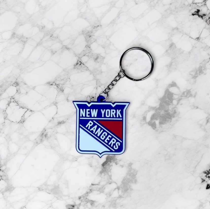 🚨GAME DAY GIVEAWAY🚨

If VESEY scores tonight vs Hawks we will GIVEAWAY THIS KEYCHAIN!

🟥Repost
⬜️Follow
🟦LETS GO RANGERS! #nyr #promo 

🛒 shorturl.at/wADR0