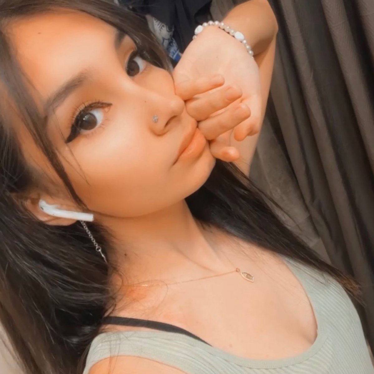 ericupidz's tweet photo. buzzing’ for you, baby. ♡

[ #TBSD #TheBSelcaDay #TheBshotᵕ̈ #DeobiSelcaDay #더비셀카데이 #ERIC #에릭 #THEBOYZ #더보이즈  @WE_THE_BOYZ #ericsohn ] https://t.co/BLhVG6QfBO