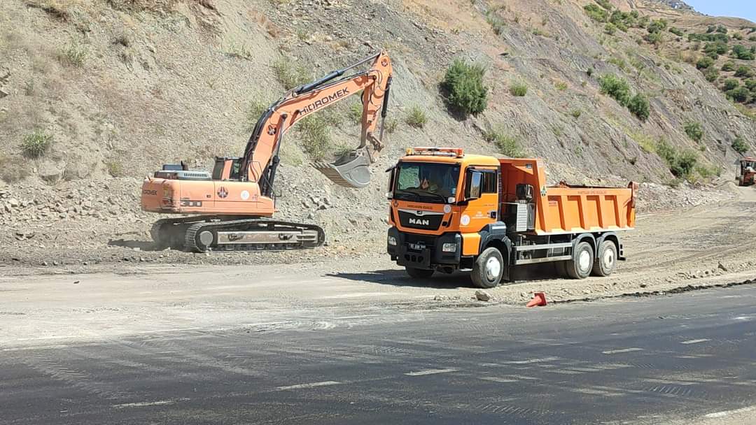 İşçiye Verilmeyen Refah Payı,
Seyyanen Zam ve Enflasyon Farkı!
Yılbaşında %15 ile başlayıp
5.Ayda %27’e Çıkan Adaletsiz Vergi!
Biz Kamu İşçilerinin Maaşlarını Eritmeye Devam Ediyor.

#VergideAdalet
#SeyyanenZam
#kamuiscilerizamistiyor 
#ekprotokol 

<a href="/RTErdogan/">Recep Tayyip Erdoğan</a>
@ErbakanFatih