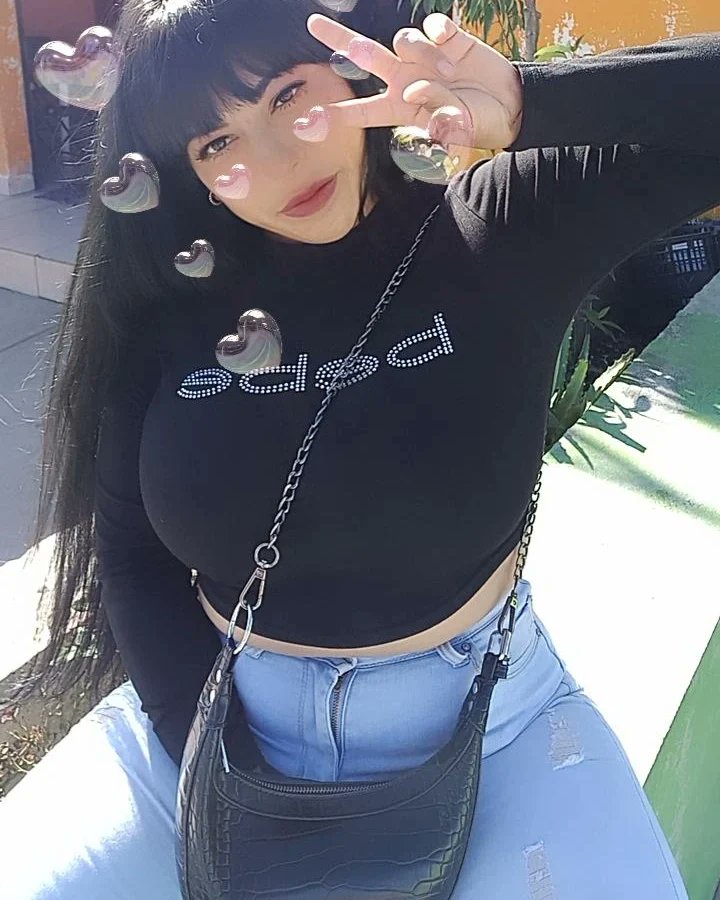 tasty_mars's tweet photo. Cual te gusta más,  de frente o de espalda?  😍😈 https://t.co/nTvFjIGeY2