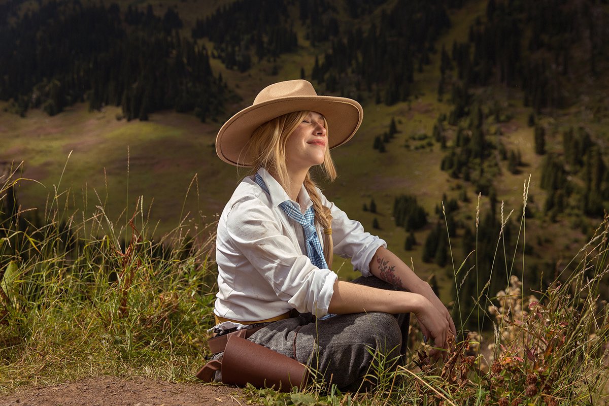 “I wasn’t some little wife with the flower in her hair baking cherry pies all day” Red Dead Redemption 2 Me as Sadie Adler Photo by @MilliganVick