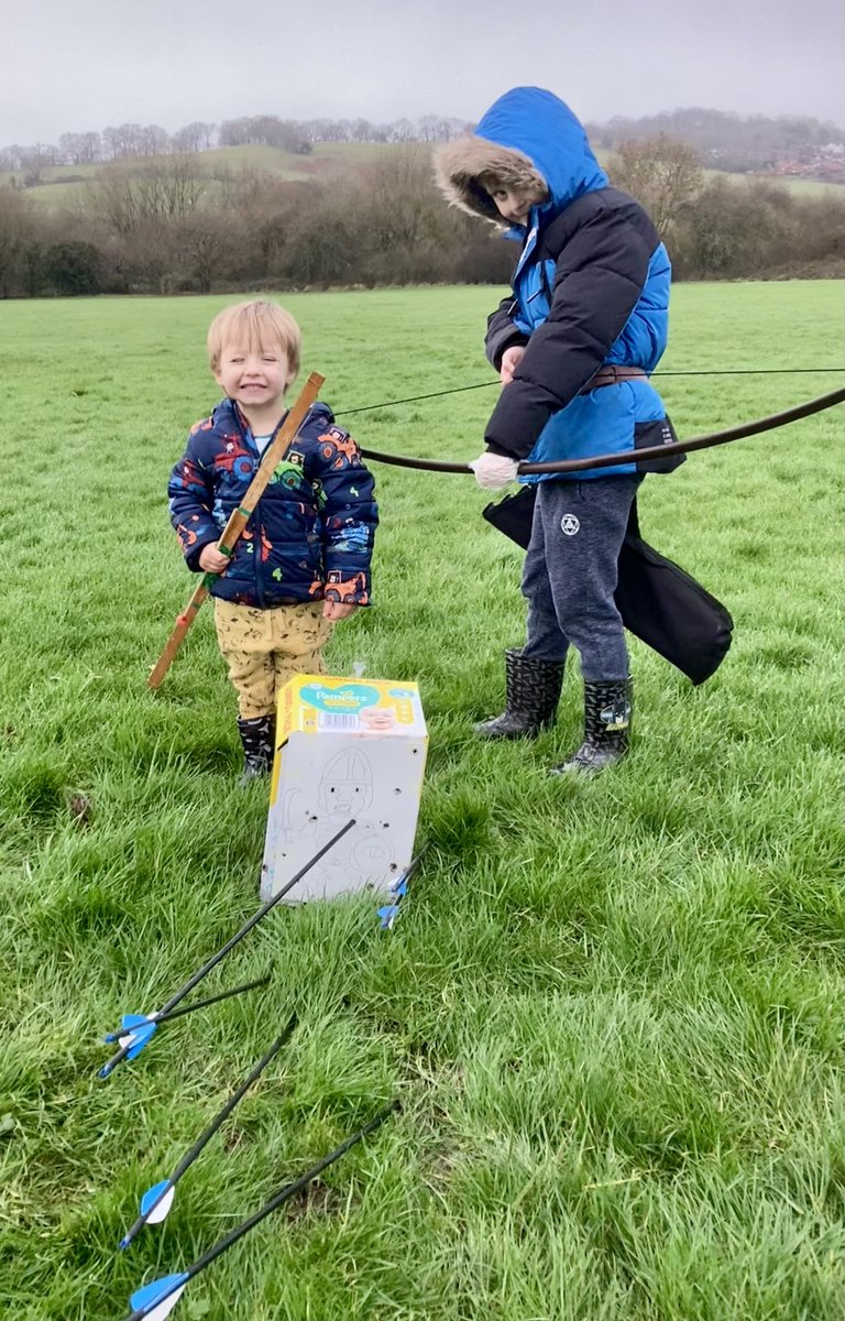 ServiliusPulex's tweet photo. Out for a bit of archery with the new bow  🏹 #archery #Wales #FunOutside https://t.co/RpJIIeyusV