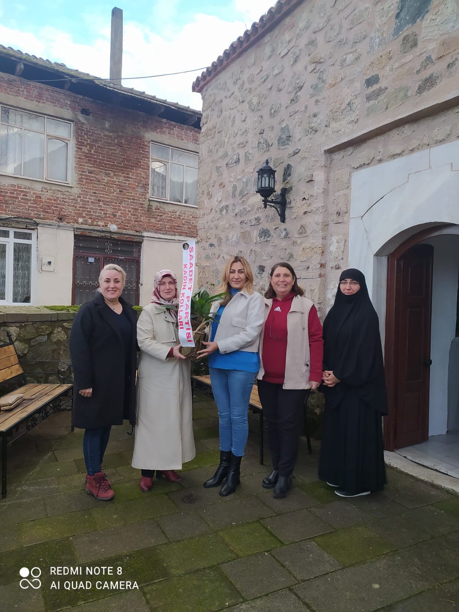 Orhangazi Kadın Kooperatifi yeni yerinde ziyaret edildi. Yerli üretime katkıda bulunan, Kooperatif Başkanı Seda Şentürk Hanım'a ve yönetimine teşekkür ederiz.
@saadetkadin @saadetkadinbursa
#saadetkadin #saadetkadinbursa
#tarım #KadınKooperatifi