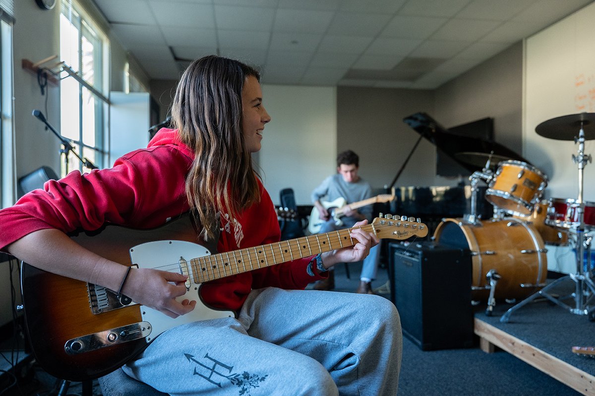 Offering technique-focused lessons in various instruments, the Music After School program provides support for all levels, beginner through advanced. 

Spring session starts on February 5, sign up via the MAS webpage:
ma.org/arts/mas-music…

#independentschools #musicstudents