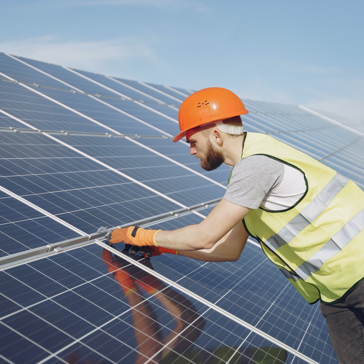 We are based in Croydon, covering the South East, supply &amp; installing solar panels, solar energy &amp; car chargers.
solaratech.co.uk

#SolarEnergyUK #solarpanels #solarpanel #solarpanelsystem #solar #solarpanels #nextenergy #renewableenergy #Solaratech #SolarPanelsLondon