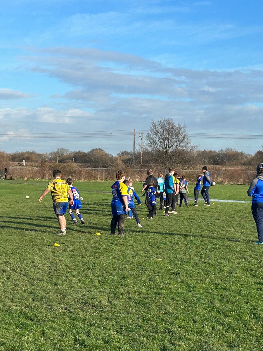 Doncaster_RLFC's tweet photo. ‼️FINAL REMINDER 

We've had a great week so far with loads of future rugby league stars attending our holiday camp!

If you want to get involved with our last Dons holiday camp tomorrow at Bentley ARLFC fill in the form below. 

Booking form 👇https://t.co/gXbYyTlu00 

🔵 #COYD 🟡
