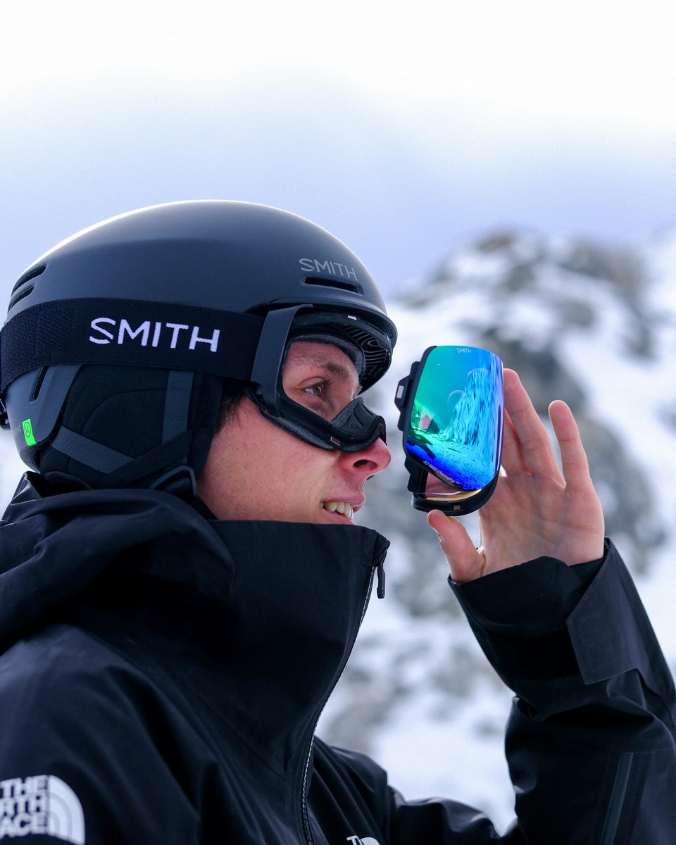 #AD ⛷️ Smith Optics offers FREE shipping & easy returns! 

Learn more and check out this weeks specials 👉 bit.ly/4aV0Xm2 

#SmithOptics #Savings #FREEShipping #Sale 

📷: SMITH