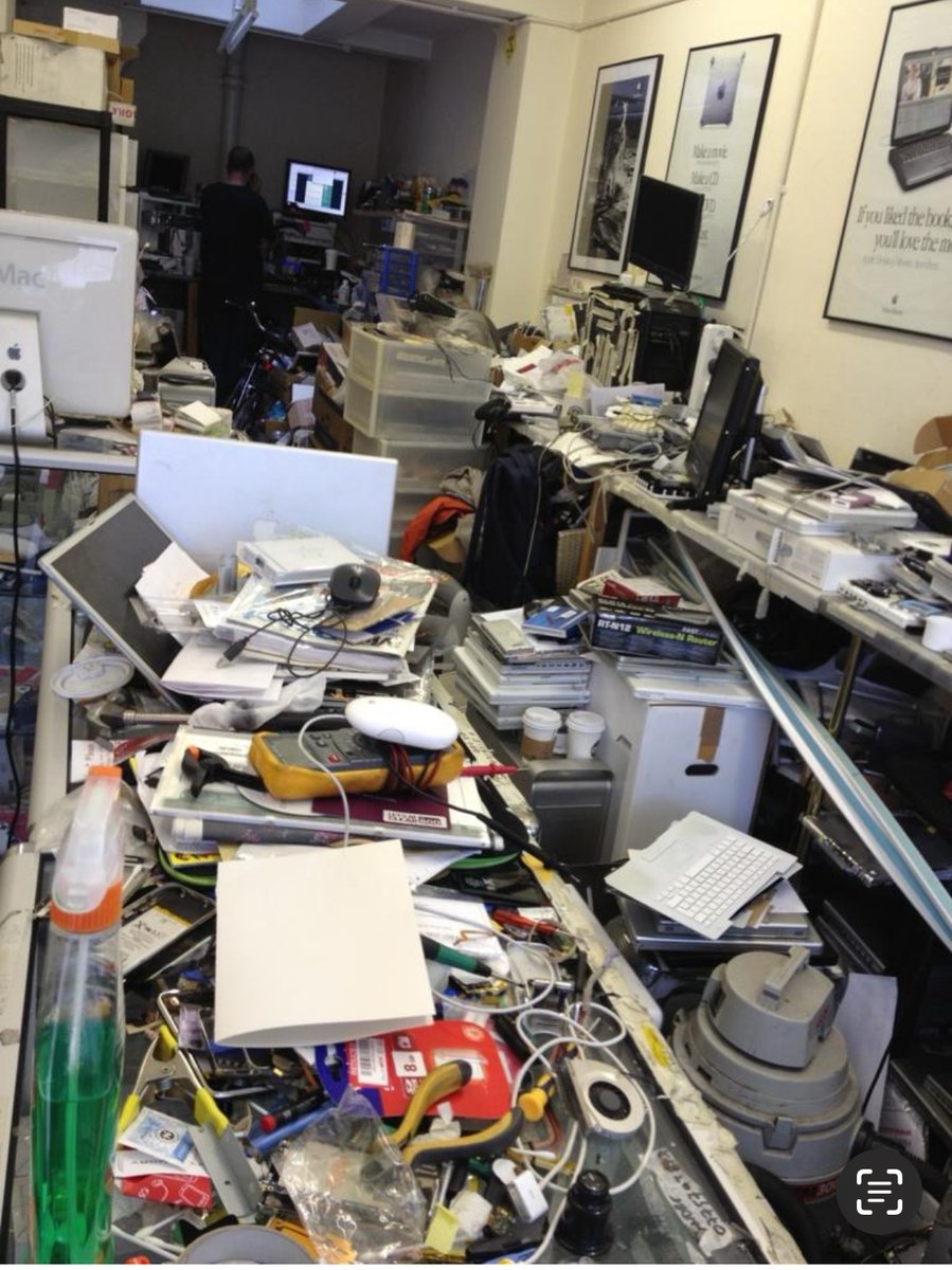 Robert Popper tweet media