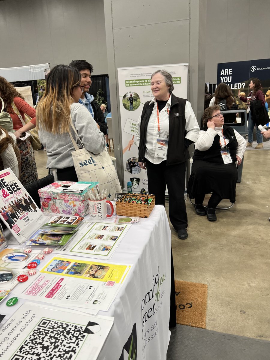 PeaceVocations's tweet photo. Day 2 at #SEEK24 - The collaborative Dominican booth was busy with visitors.  We met so many students, Focus missionaries, religious brothers and sisters,  long-lost friends, and those curious about Dominican life.

Thank you @focuscatholic @sinsinawa @deniseglazik @sischris_op https://t.co/akfRbNHHTK