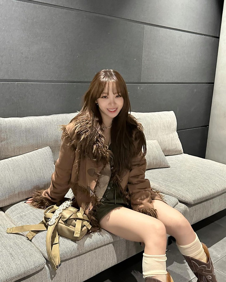 8_chaechae_0's tweet photo. I will come back ✈️ 💙
#KIMCHAEWON 
 #chaechae            
#instagram https://t.co/XQ3WzSyKA5