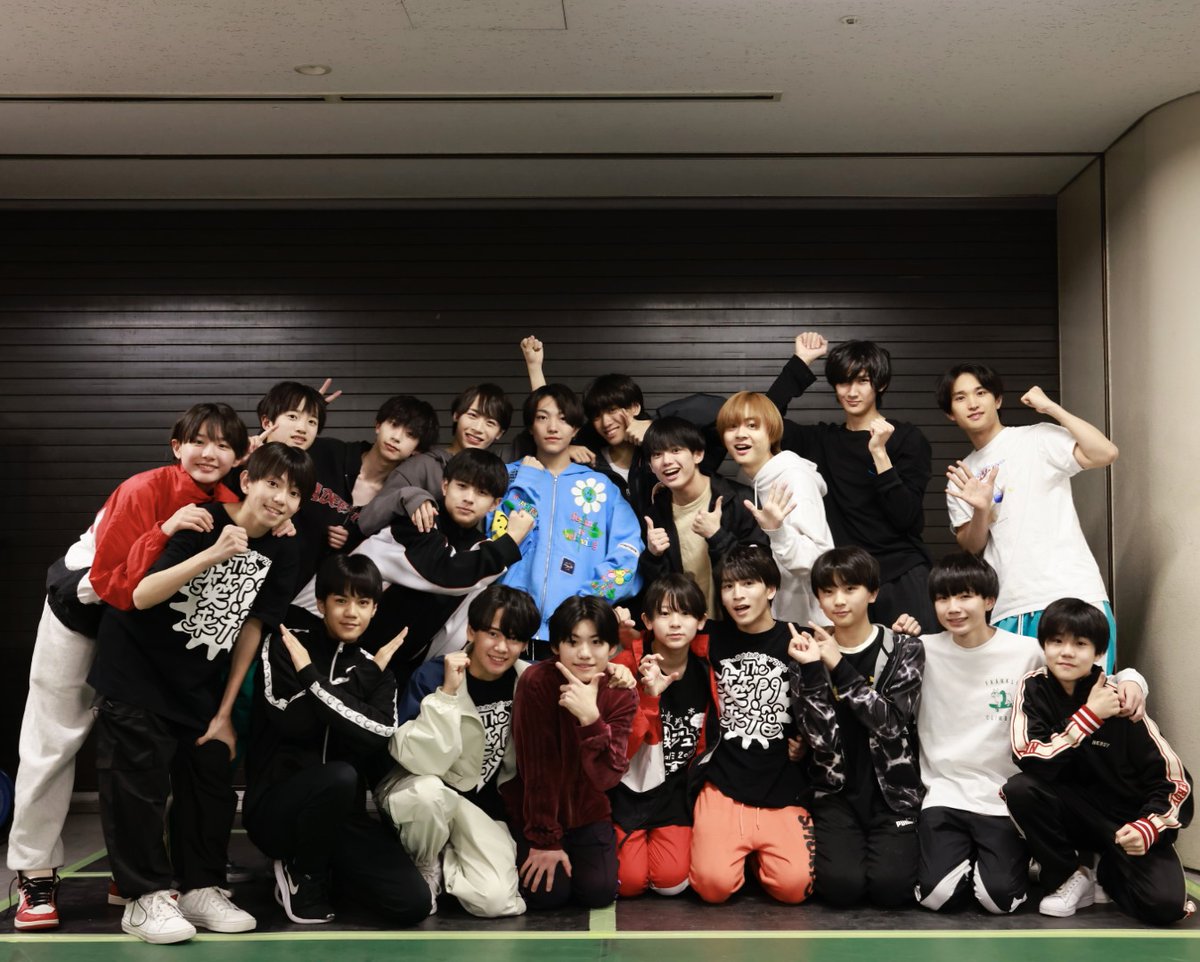 jr_official_X's tweet photo. 【 🎪Theater 】

#小島健 (#Aぇǃgroup )作・演出
#AmBitious #Boysbe が出演する舞台
『おいでよ！ミナミ笑店街』
の情報が解禁されました🌟

ぜひCheckしてください👀💓

https://t.co/RxF5NNvcz5 https://t.co/yp1FNh0RXt