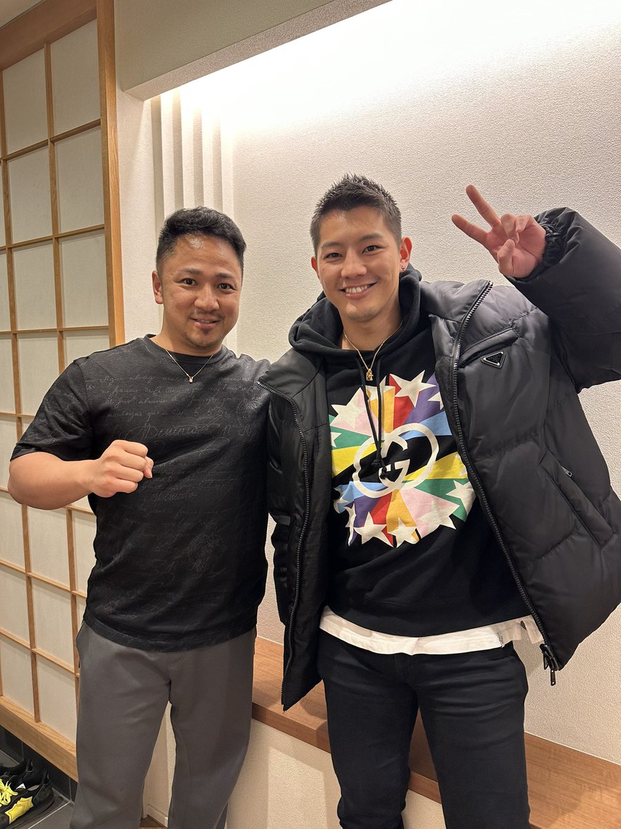 昨日は社長の新居にお招きいただき、新年決起会‼️
今年もガンバローゼ✊🔥