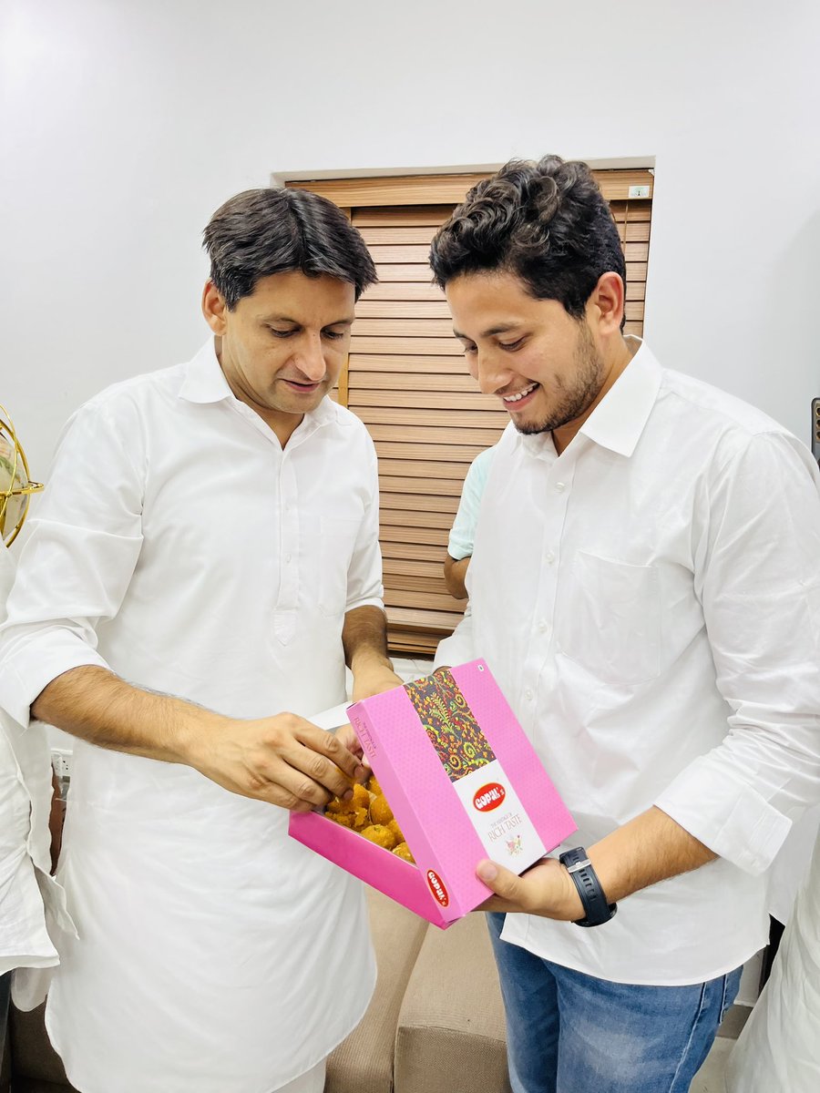 BVishal_INC's tweet photo. जन्मदिन की हार्दिक शुभकामनाएँ @DeependerSHooda 🎉🙏 https://t.co/sNa3qb1YAe