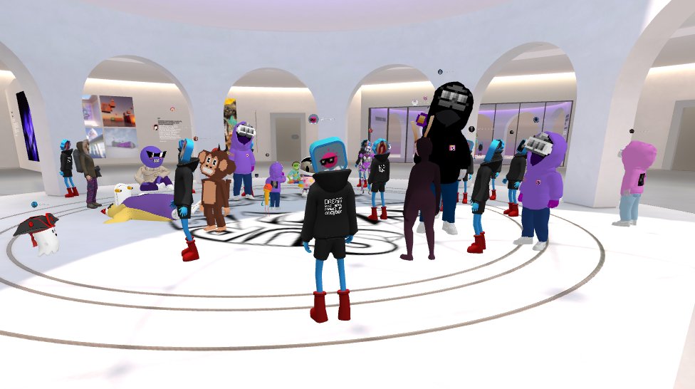 7/ Curation of Supercommunity' exhibition, with <a href="/paladinpunks/">paladinpunks</a> <a href="/LinkedByArt/">LinkedByArt - SUPERCOMMUNITY</a>, <a href="/barkovaka/">Barkovaka</a> <a href="/baghsangani/">M.B</a> <a href="/Visheh_xyz/">Visheh</a> <a href="/0xracheall/">art of racheal🚫,🧊</a> @ArtwolfieN <a href="/Sebvrtist/">Sebas Pastor</a> @CartonCarroll @oddlavox <a href="/SketchLight_ray/">SketchLight</a> <a href="/shirapugatch/">She Ra • Linked by Art</a> <a href="/quetzalgelo/">Quetzal Gelo</a> <a href="/braincellsina/">braincellsinapetridish</a> <a href="/kafani/">Kafani</a> <a href="/rsqzchild/">֎Rosque</a> <a href="/speakingtomato/">speakingtomato</a> to name a few!