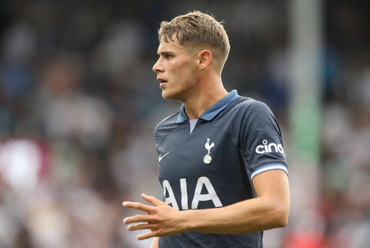 mitch_fretton's tweet photo. Van de Ven back in training and could make the squad tomorrow ✅ 

We are finally getting our best players back! #THFC https://t.co/FiX0KiITIv